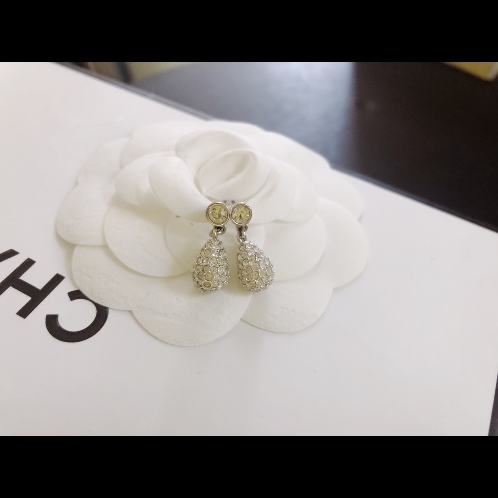 SWAROSKI CRYSTAL EARRING